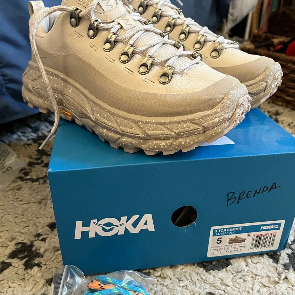 NEW Hoka Tor Summit Cream Trail Hiking Sneakers woman’s size 6 - Picture 3 of 5